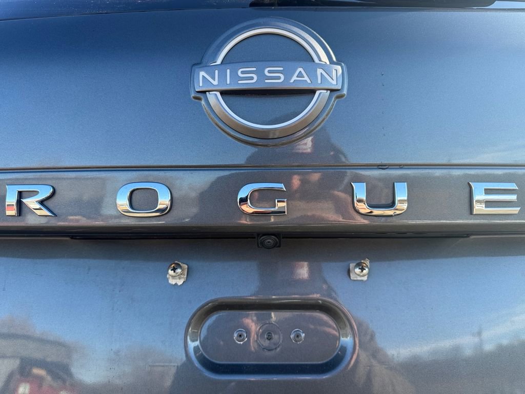 Certified 2023 Nissan Rogue SV image 17