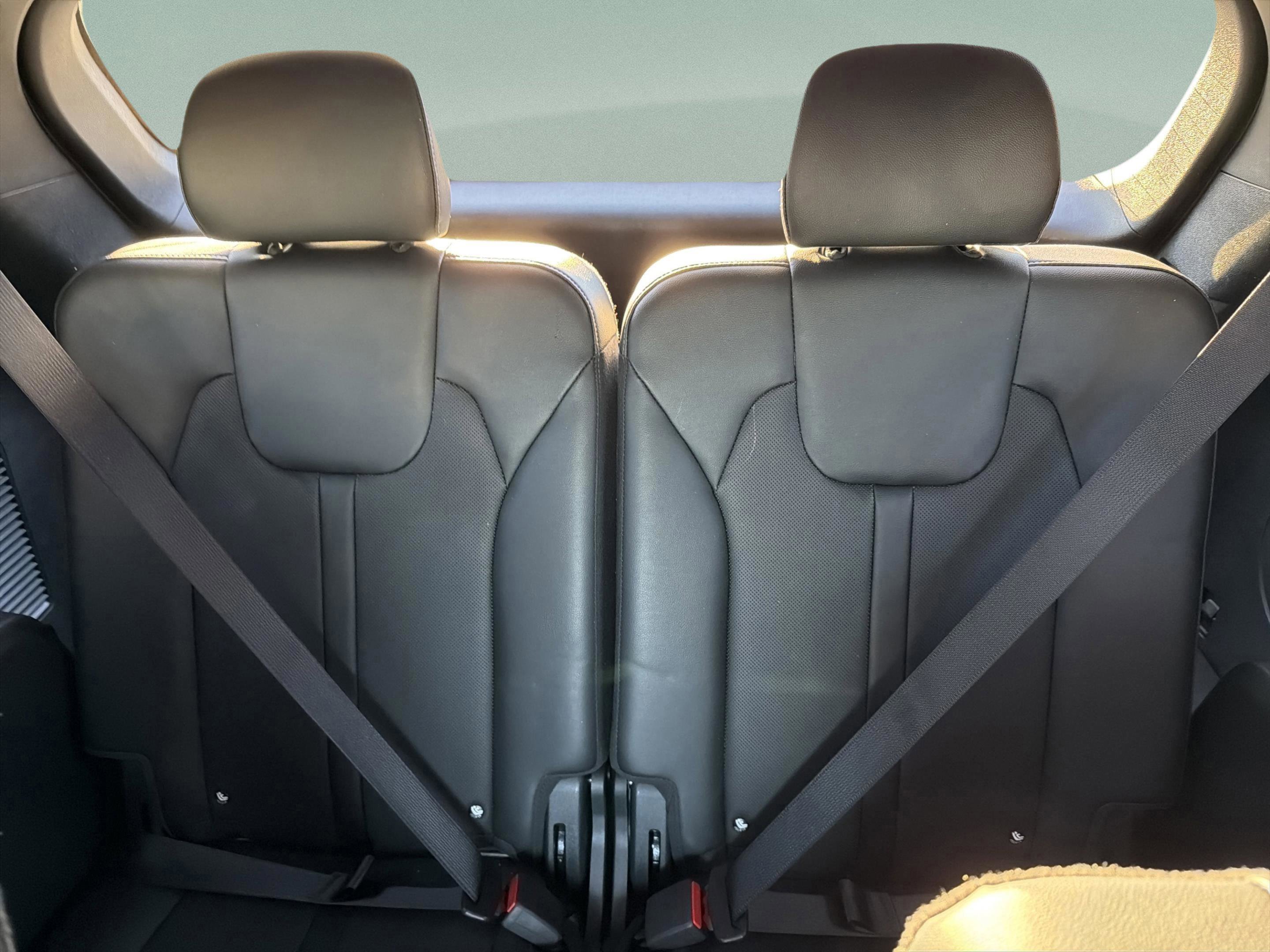 Certified 2025 Kia Sorento SX Prestige image 32