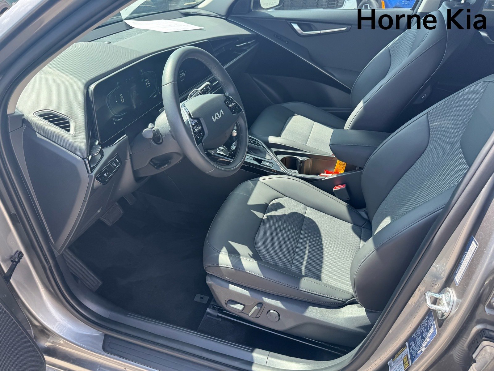 Certified 2025 Kia Niro EX FWD image 9