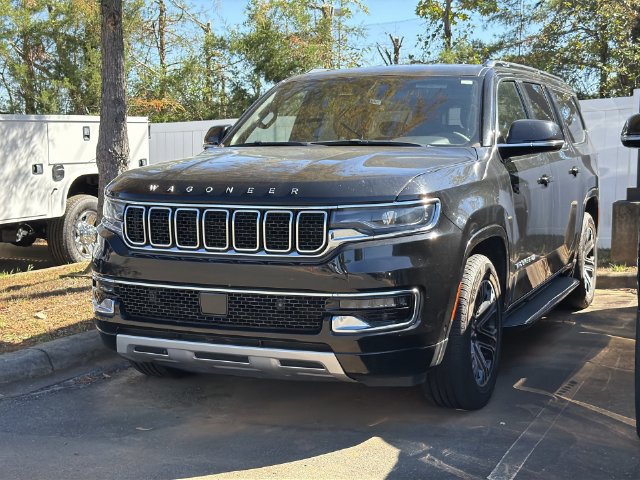 Used 2024 Jeep Wagoneer L Series II w/ Flexible Seating Group AWD/4WD image 2