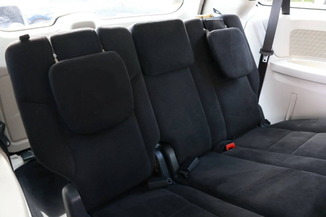 Used 2014 Dodge Grand Caravan SE w/ Quick Order Package 29E SE FWD image 35