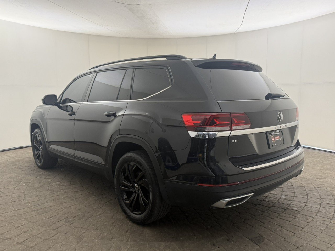 Used 2023 Volkswagen Atlas SE w/ Black Wheel Package AWD/4WD image 5