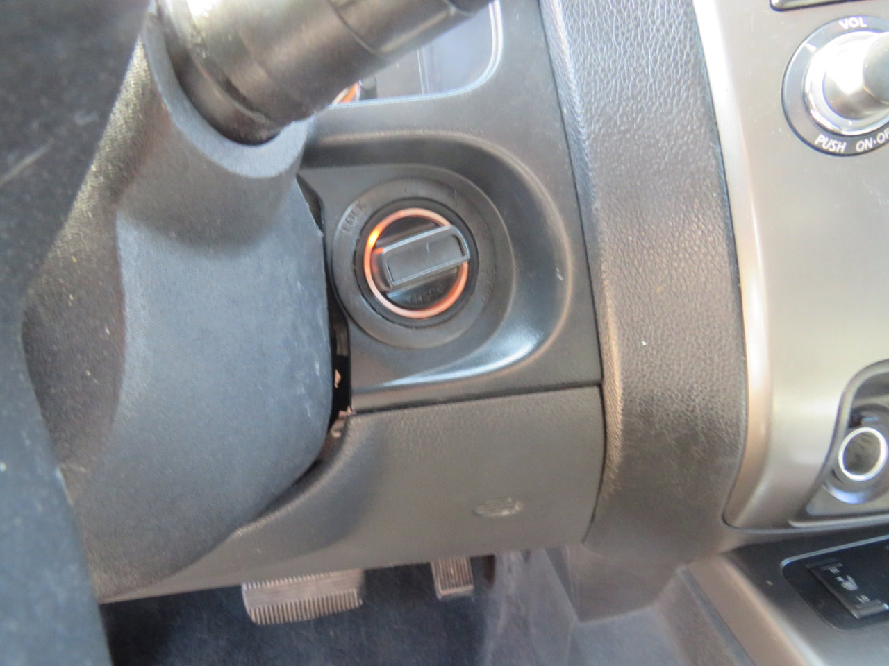 Used 2011 Nissan Armada Platinum image 14