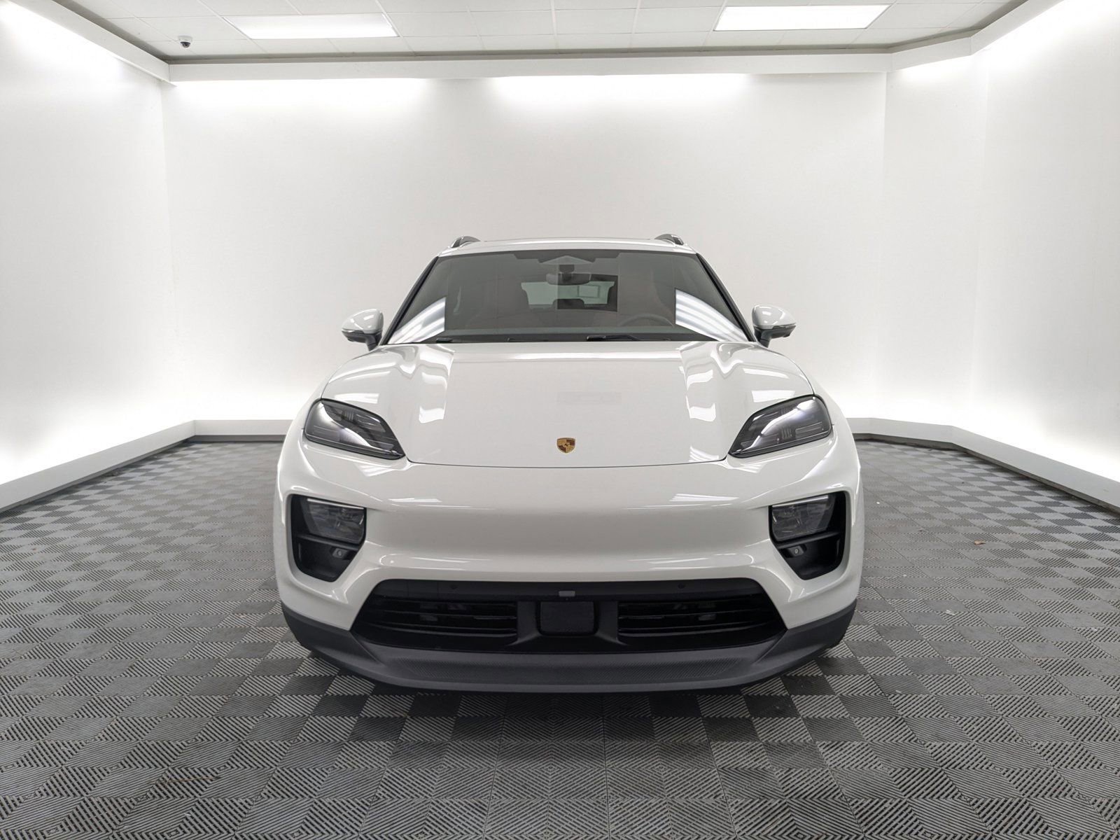 New 2025 Porsche Macan 4 Electric image 6