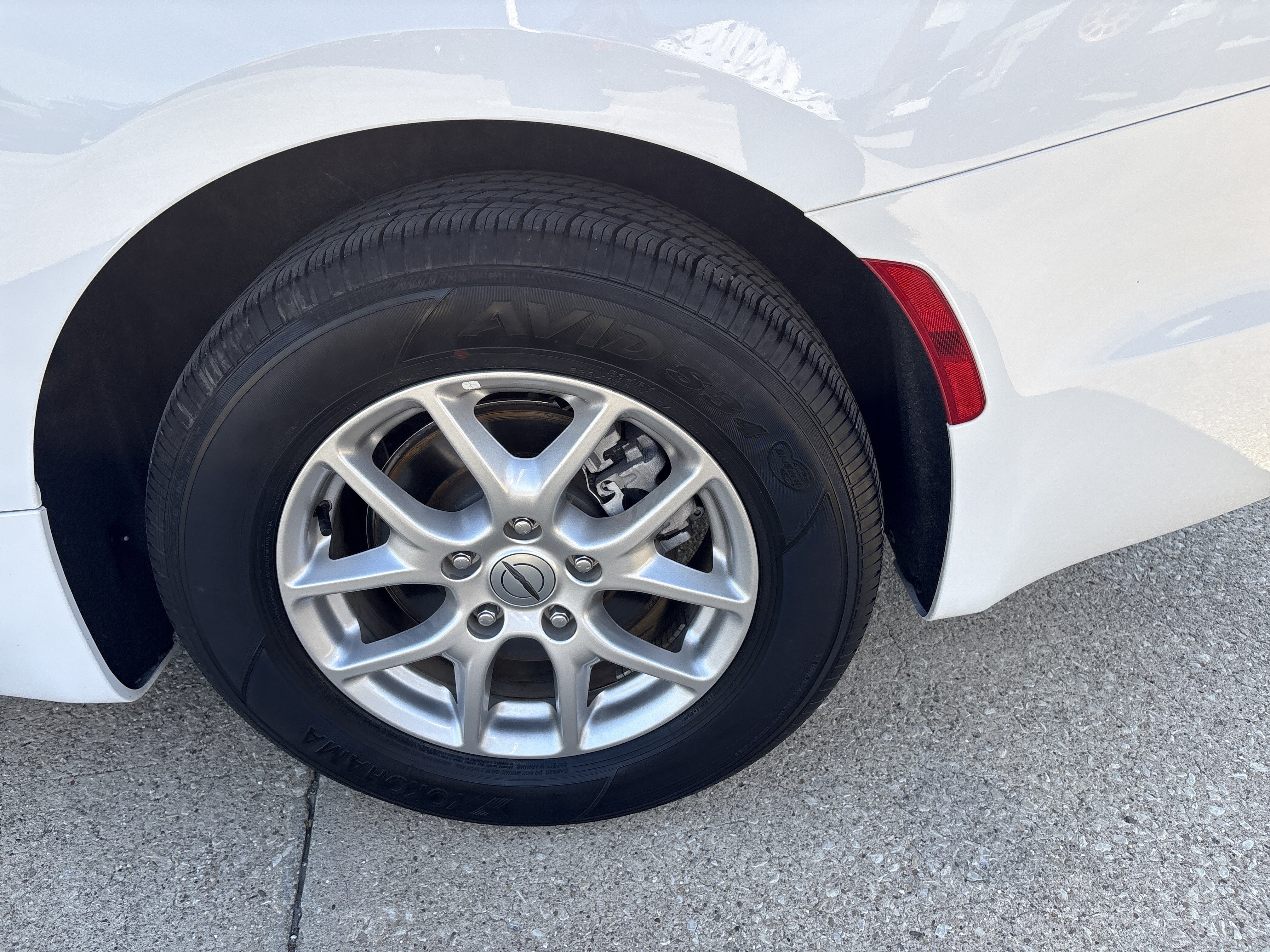 Used 2024 Chrysler Pacifica Touring-L FWD image 6