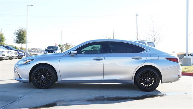 Used 2024 Lexus ES 250 w/ Premium Package image 6