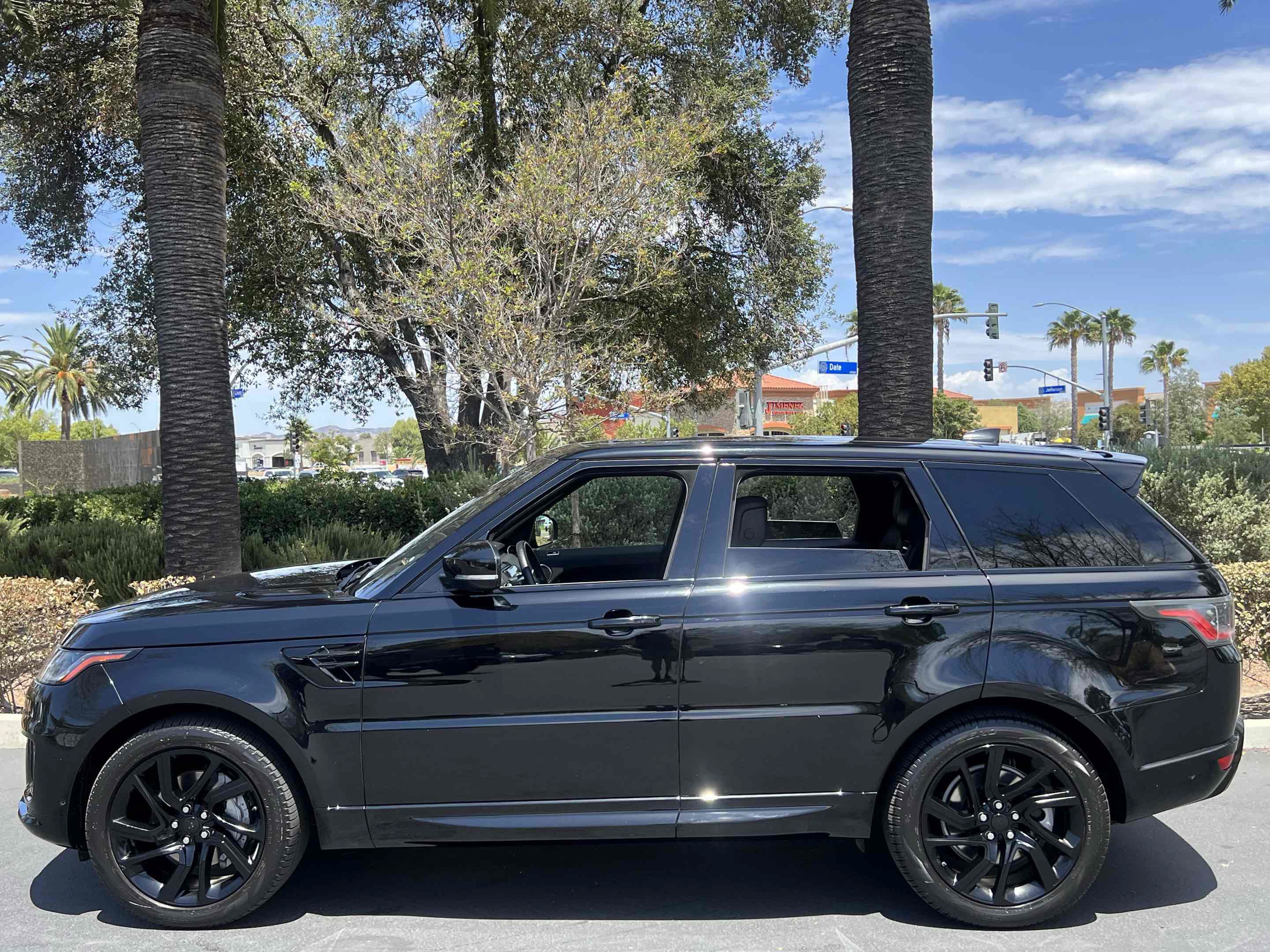 Used 2019 Land Rover Range Rover Sport HSE AWD/4WD image 16