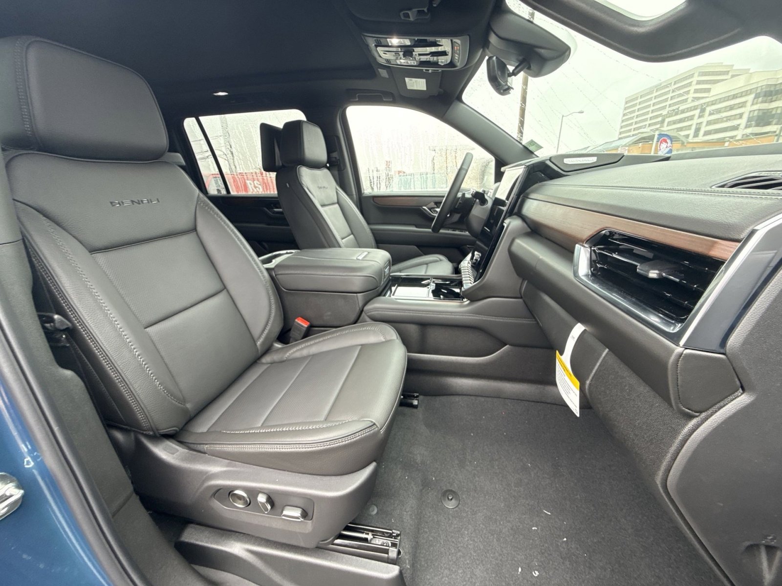 New 2026 GMC Yukon XL Denali w/ Denali Reserve Package image 28