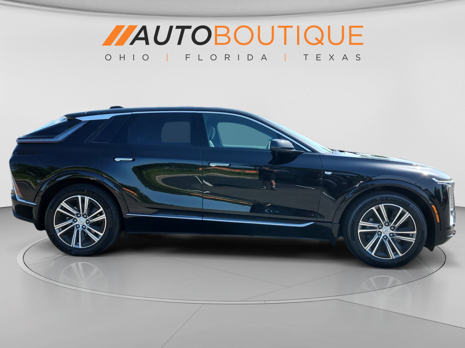 Used 2024 Cadillac Lyriq Luxury RWD image 6