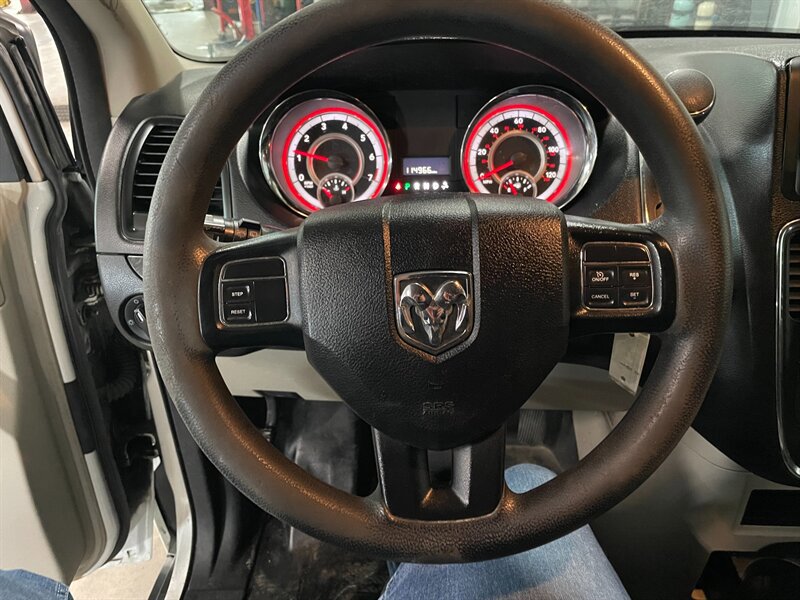 Used 2015 RAM C/V Tradesman FWD image 9