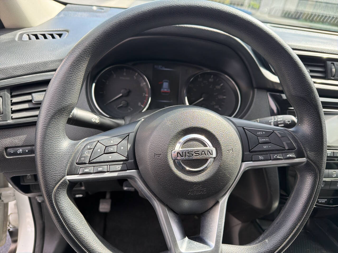 Used 2017 Nissan Rogue S FWD image 16