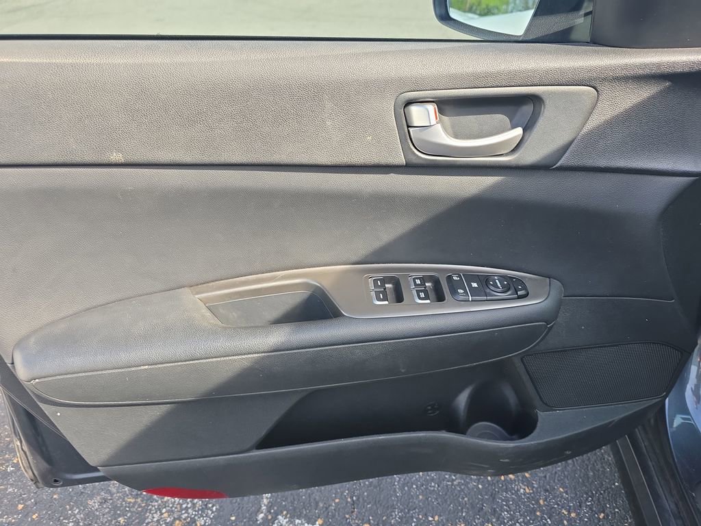 Used 2020 Kia Optima SE image 11