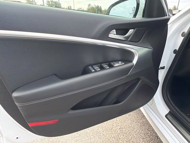 Used 2025 Genesis G70 2.5T AWD/4WD image 17