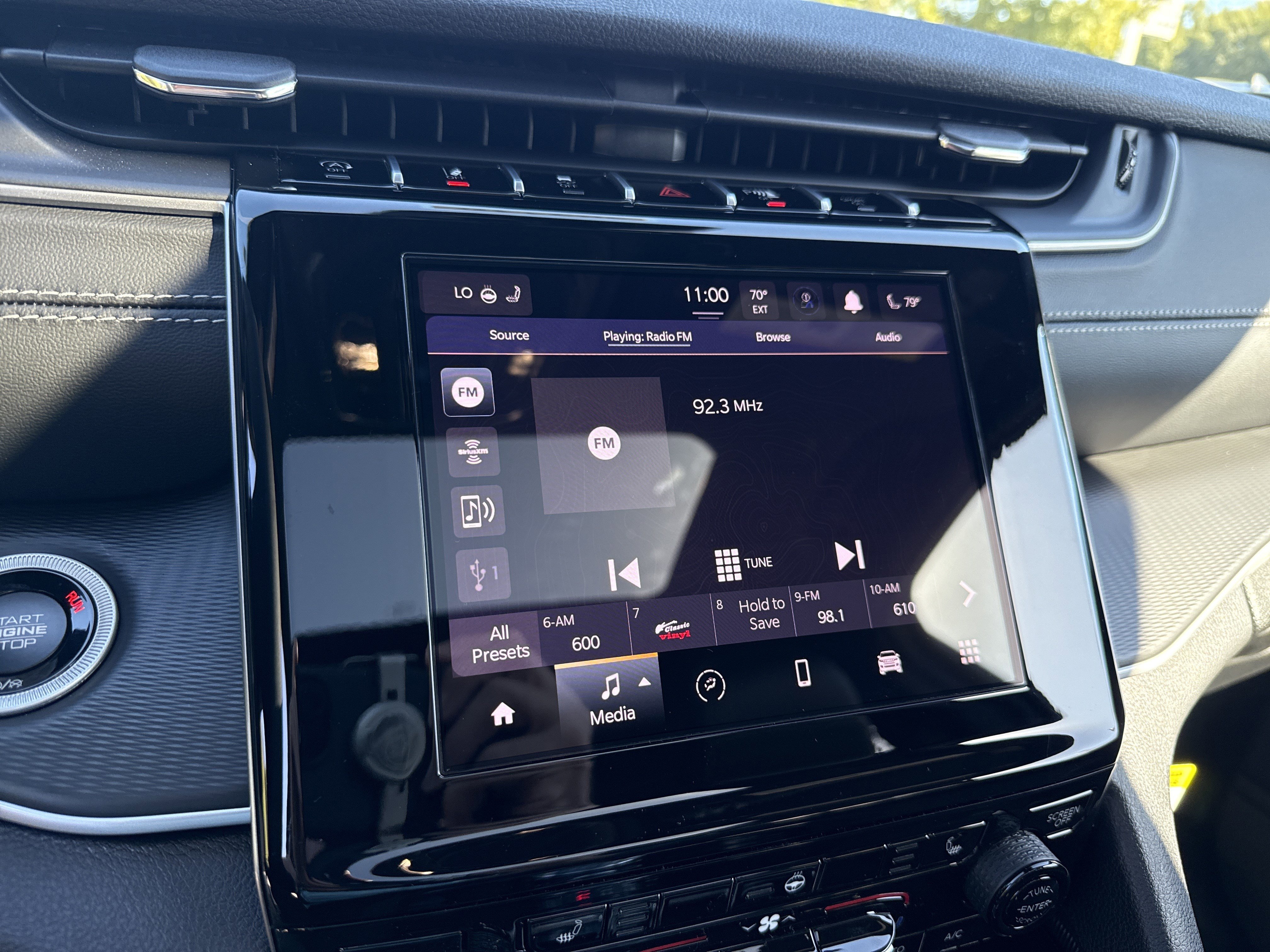 New 2025 Jeep Grand Cherokee Altitude image 28