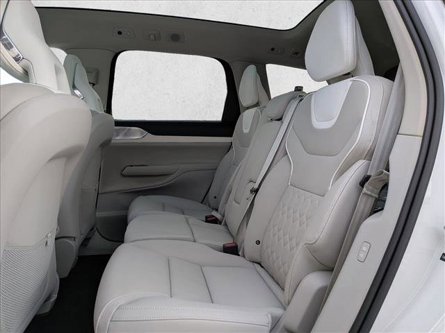 New 2025 Volvo EX90 Ultra w/ Protection Package Premier image 17