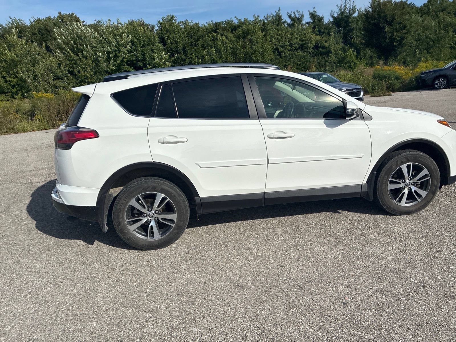 Used 2018 Toyota RAV4 XLE AWD/4WD image 14