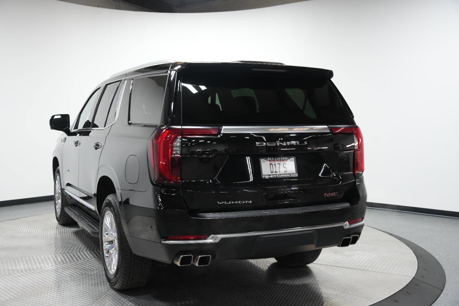 Used 2025 GMC Yukon Denali AWD/4WD image 6