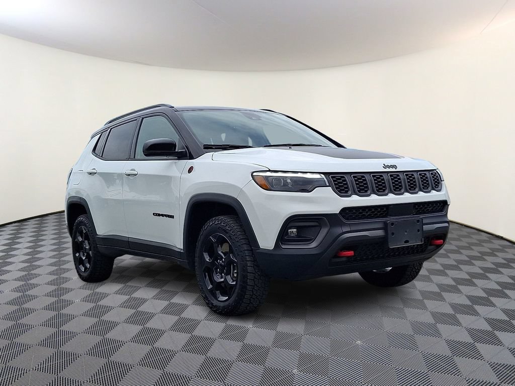 Used 2024 Jeep Compass Trailhawk w/ Trailhawk Elite Group AWD/4WD image 1