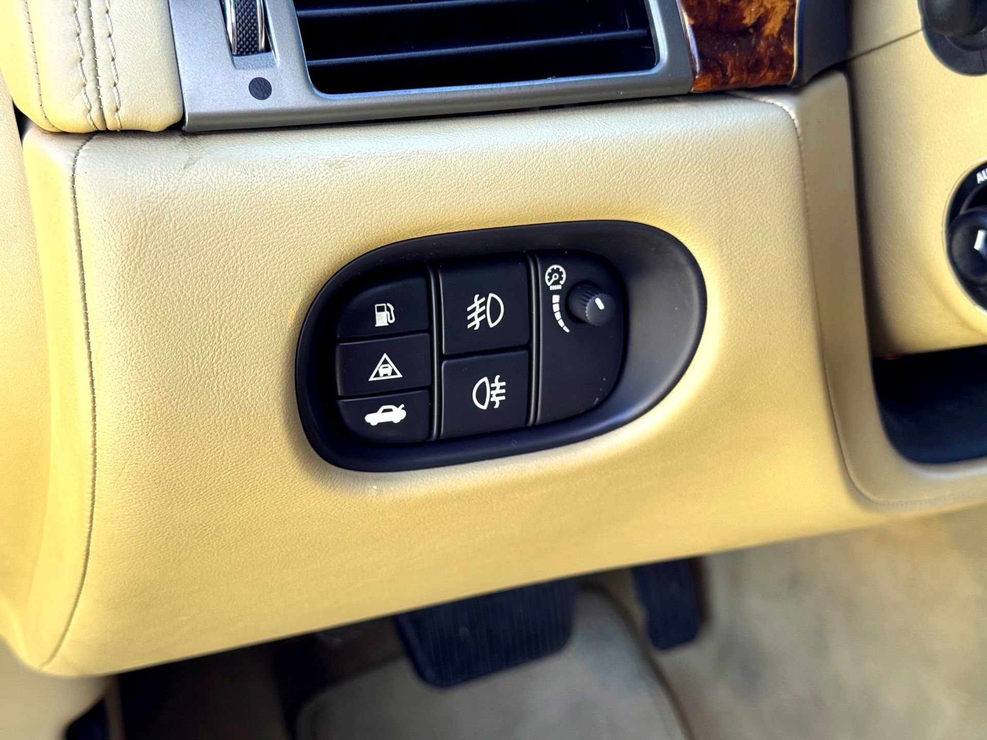 Used 2007 Jaguar XKR R image 21