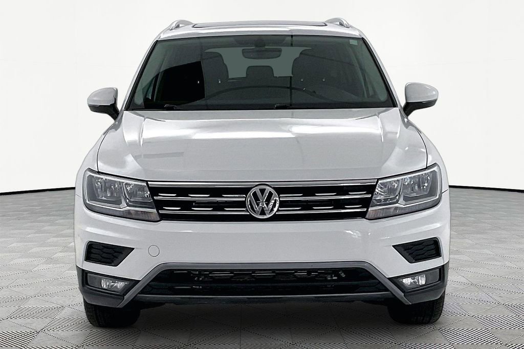 Used 2018 Volkswagen Tiguan SEL AWD/4WD image 2