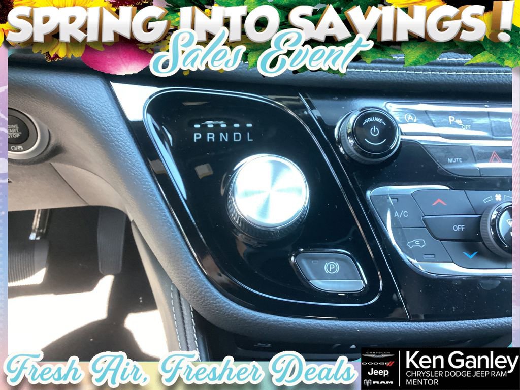 New 2026 Chrysler Pacifica Limited w/ Uconnect Theater Family Group image 13