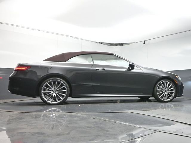 Used 2023 Mercedes-Benz E 450 4MATIC Cabriolet image 40
