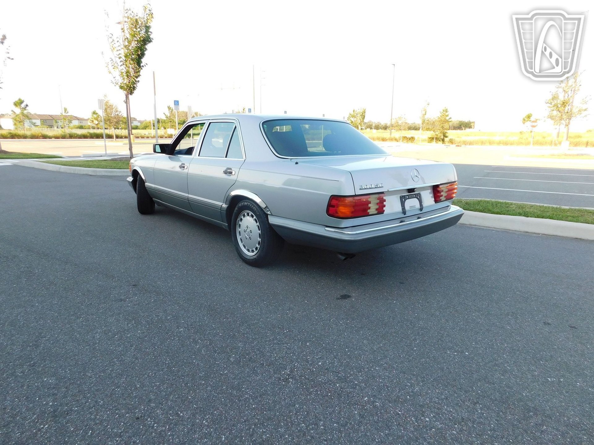 Used 1990 Mercedes-Benz 300 SE image 19
