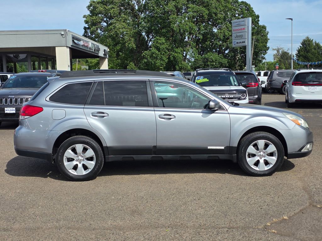 Used 2011 Subaru Outback 2.5i Limited AWD/4WD image 8
