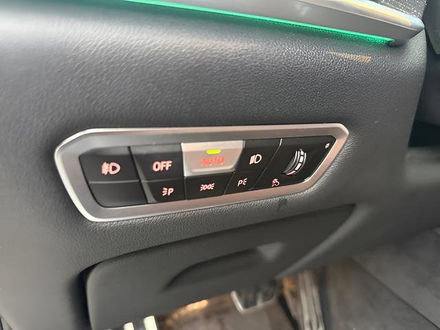 Used 2019 BMW X7 xDrive40i w/ M Sport Package AWD/4WD image 14