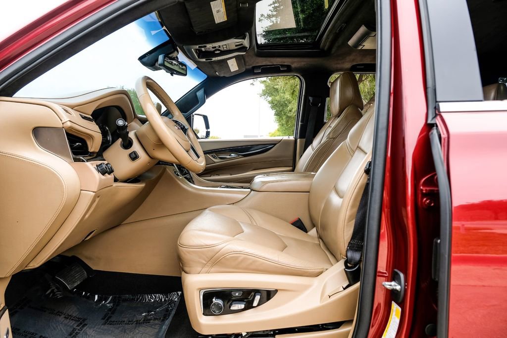 Used 2019 Cadillac Escalade Platinum image 3