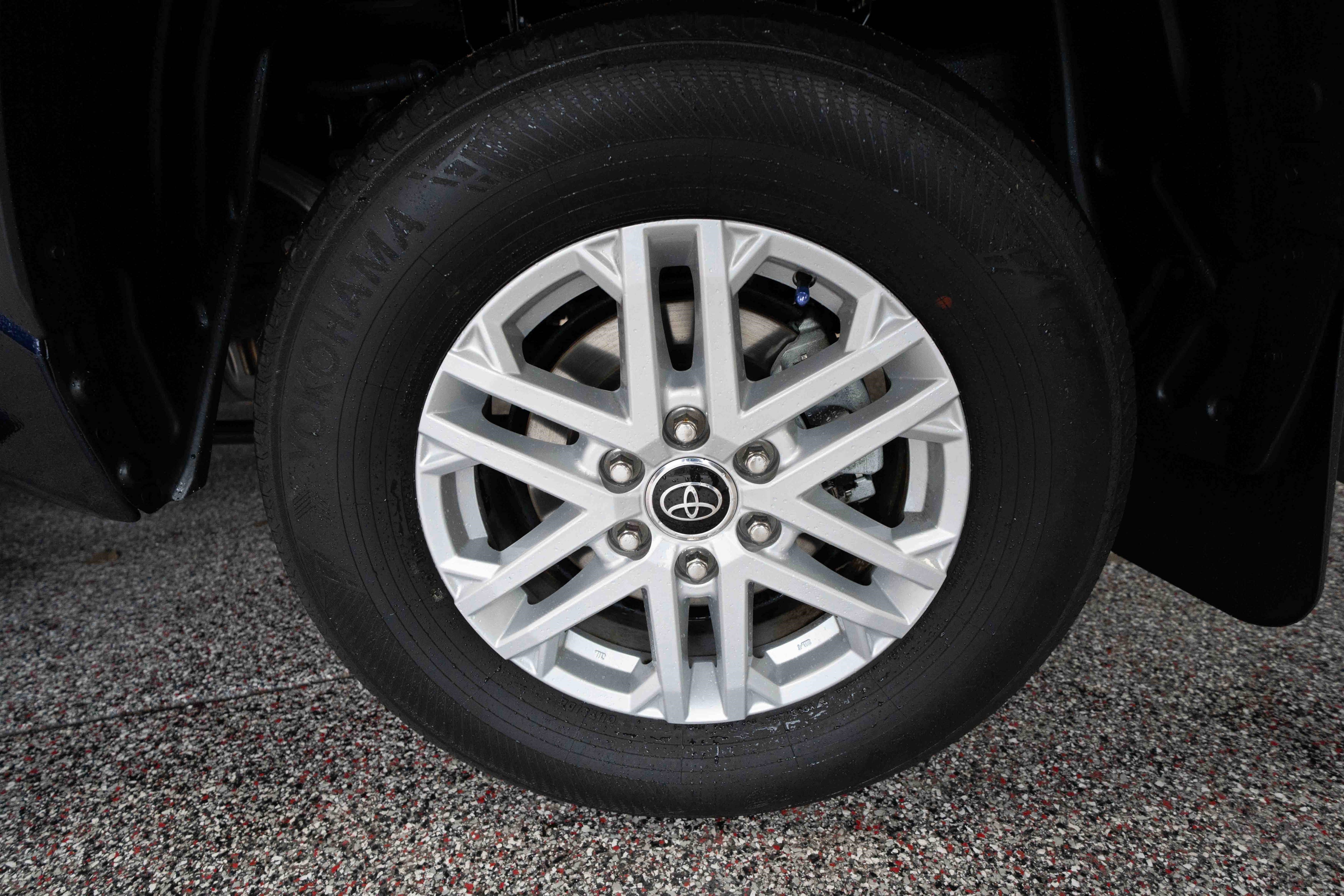 Used 2023 Toyota Tundra SR5 w/ SR5 Premium Package image 28