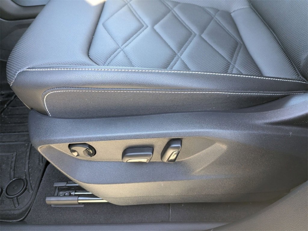 Used 2024 Volkswagen Atlas SE image 14