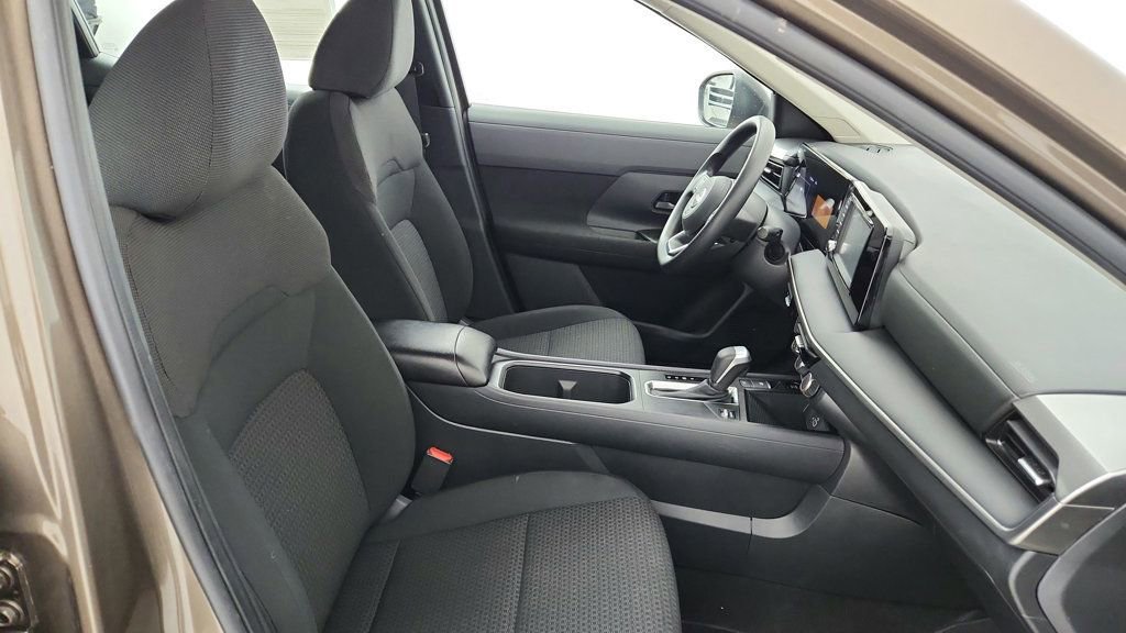 Used 2025 Nissan Kicks S image 22