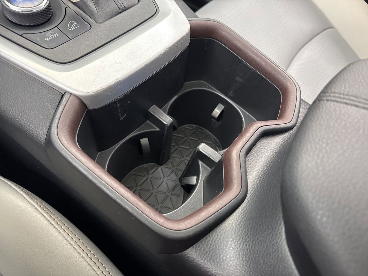 Used 2022 Toyota RAV4 Limited w/ Limited Grade Weather Package AWD/4WD image 31