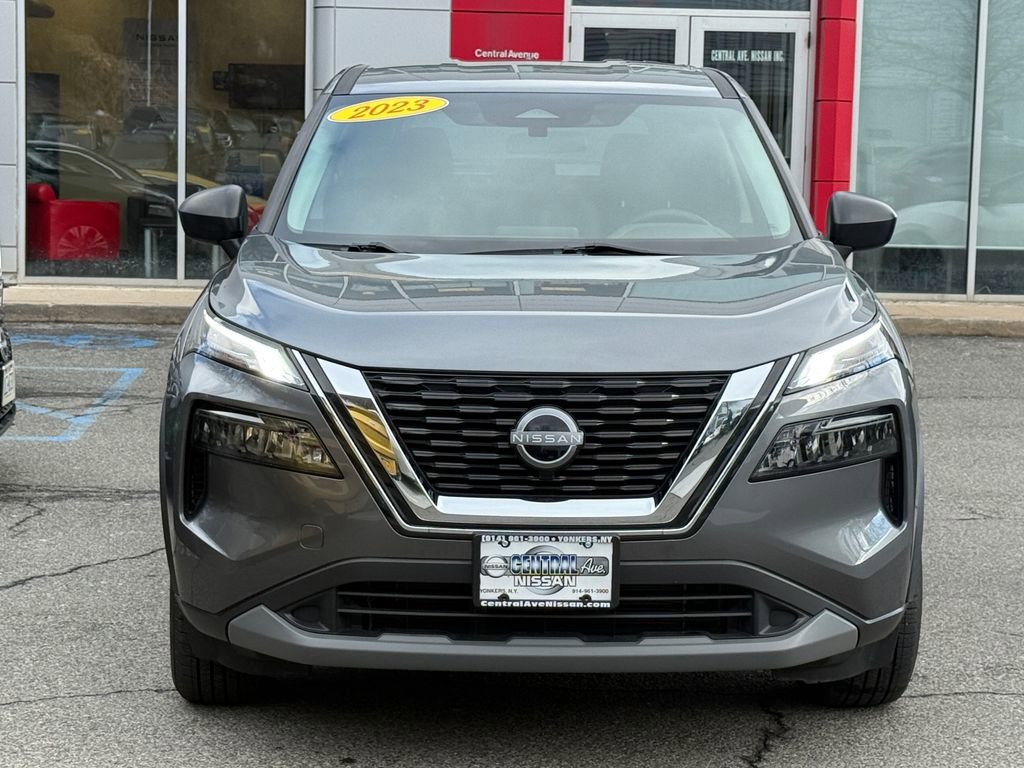 Used 2023 Nissan Rogue S image 2