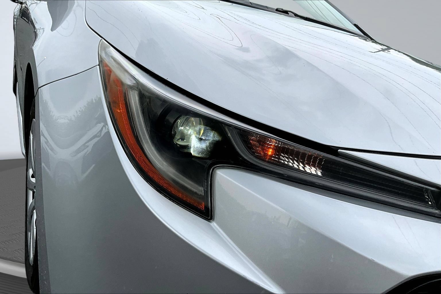Used 2020 Toyota Corolla LE FWD image 28
