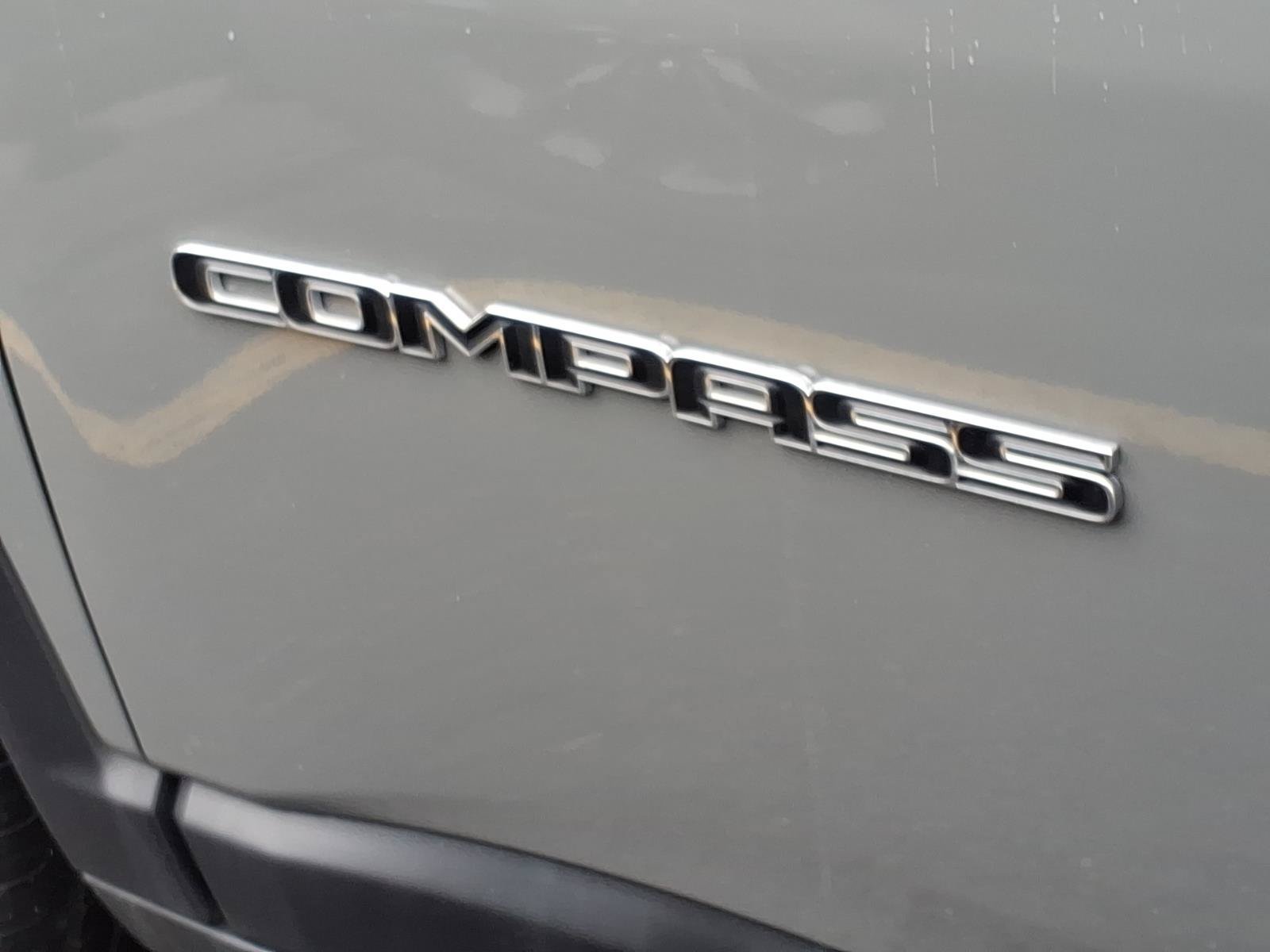 Used 2024 Jeep Compass Latitude AWD/4WD image 29