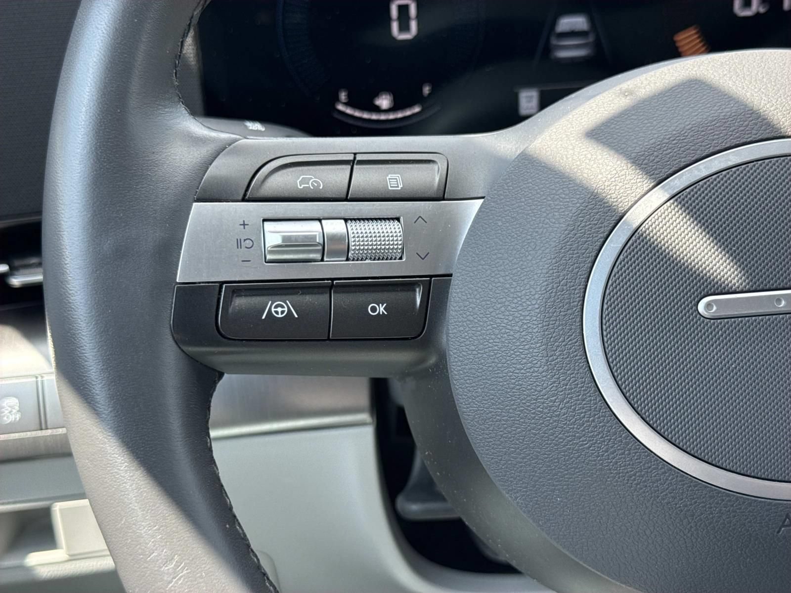 Used 2025 Hyundai Kona SEL AWD/4WD image 15