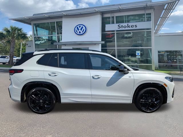 New 2026 Volkswagen Tiguan SE R-Line FWD image 3