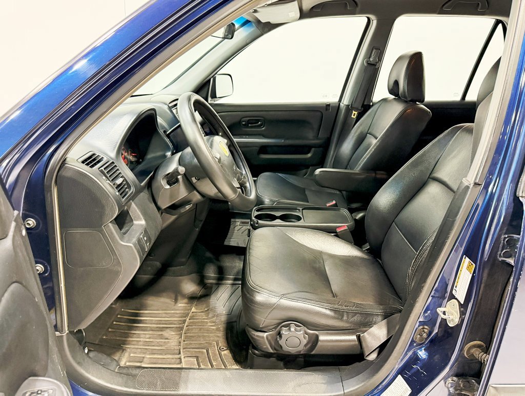 Used 2005 Honda CR-V LX image 16