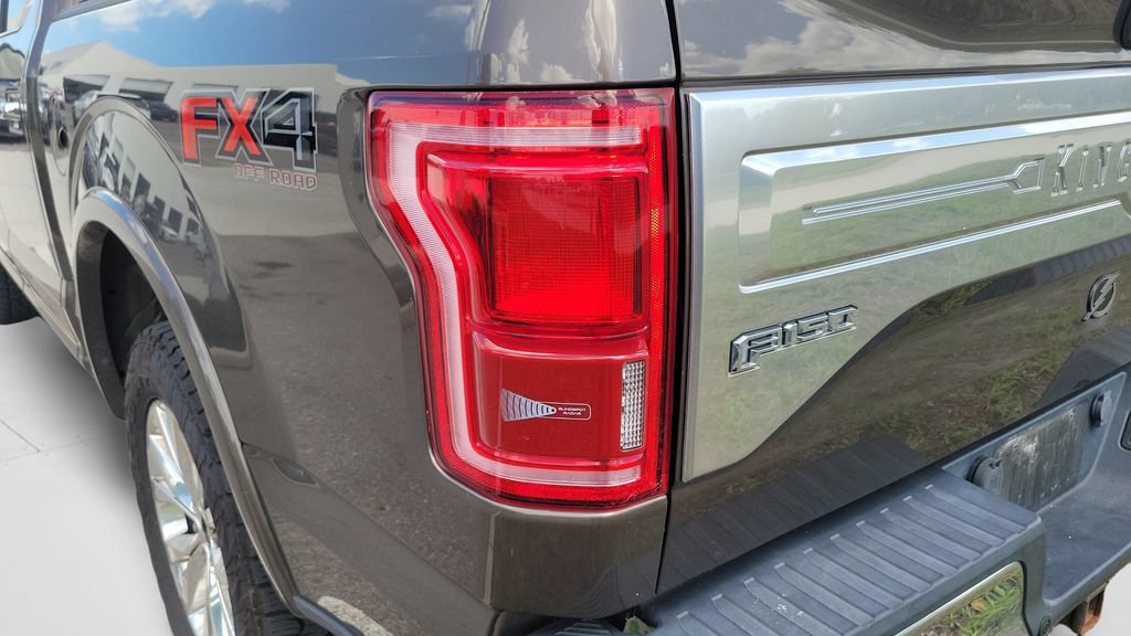 Used 2016 Ford F150 King Ranch w/ Equipment Group 601A Luxury AWD/4WD image 9