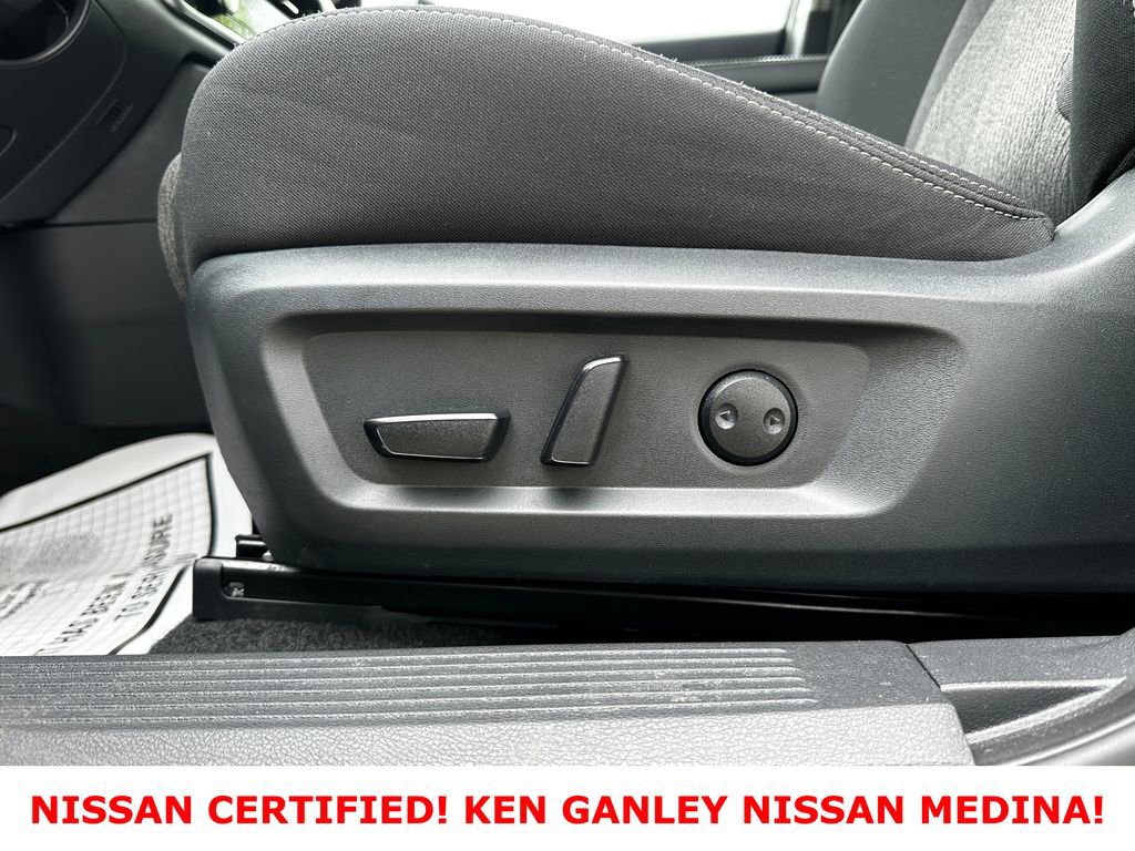 Certified 2026 Nissan Rogue SV AWD/4WD image 34