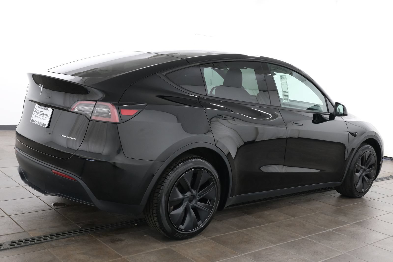 Used 2024 Tesla Model Y Long Range AWD/4WD image 7