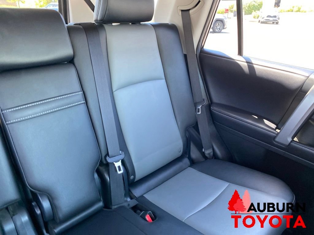 Used 2018 Toyota 4Runner SR5 Premium AWD/4WD image 28