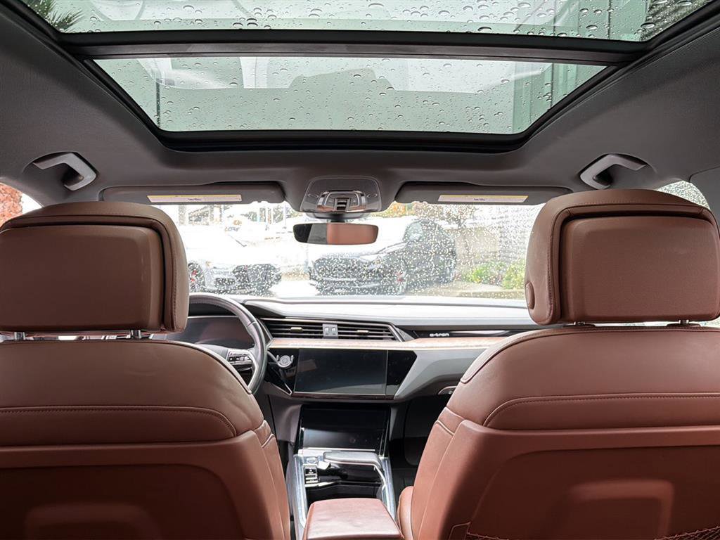 Used 2019 Audi e-tron Prestige w/ Prestige Package image 13
