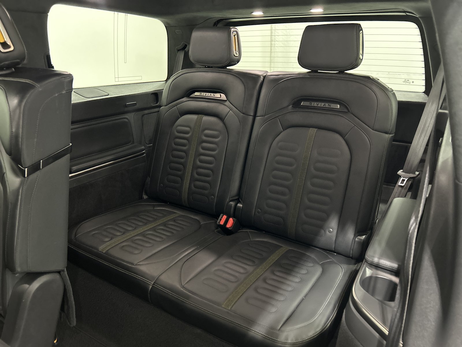 Used 2024 Rivian R1S Adventure AWD/4WD image 22
