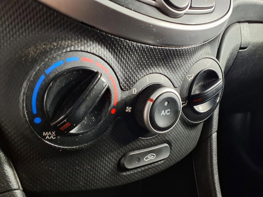 Used 2014 Hyundai Accent GS FWD image 24