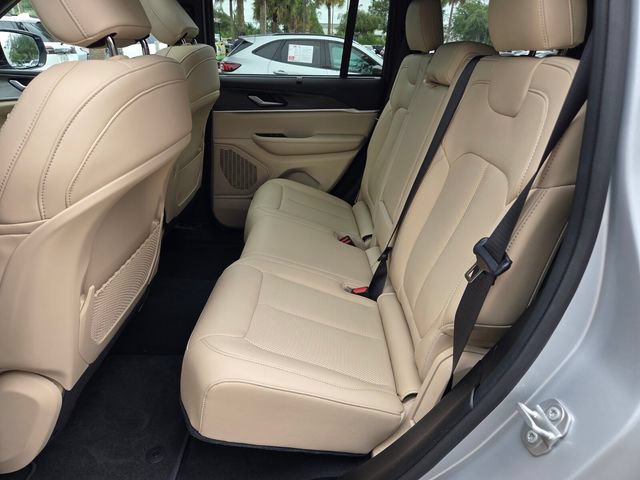 Certified 2024 Jeep Grand Cherokee Limited w/ Luxury Tech Group II AWD/4WD image 6