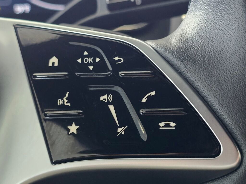 Used 2024 Mercedes-Benz GLC 300 4MATIC image 29