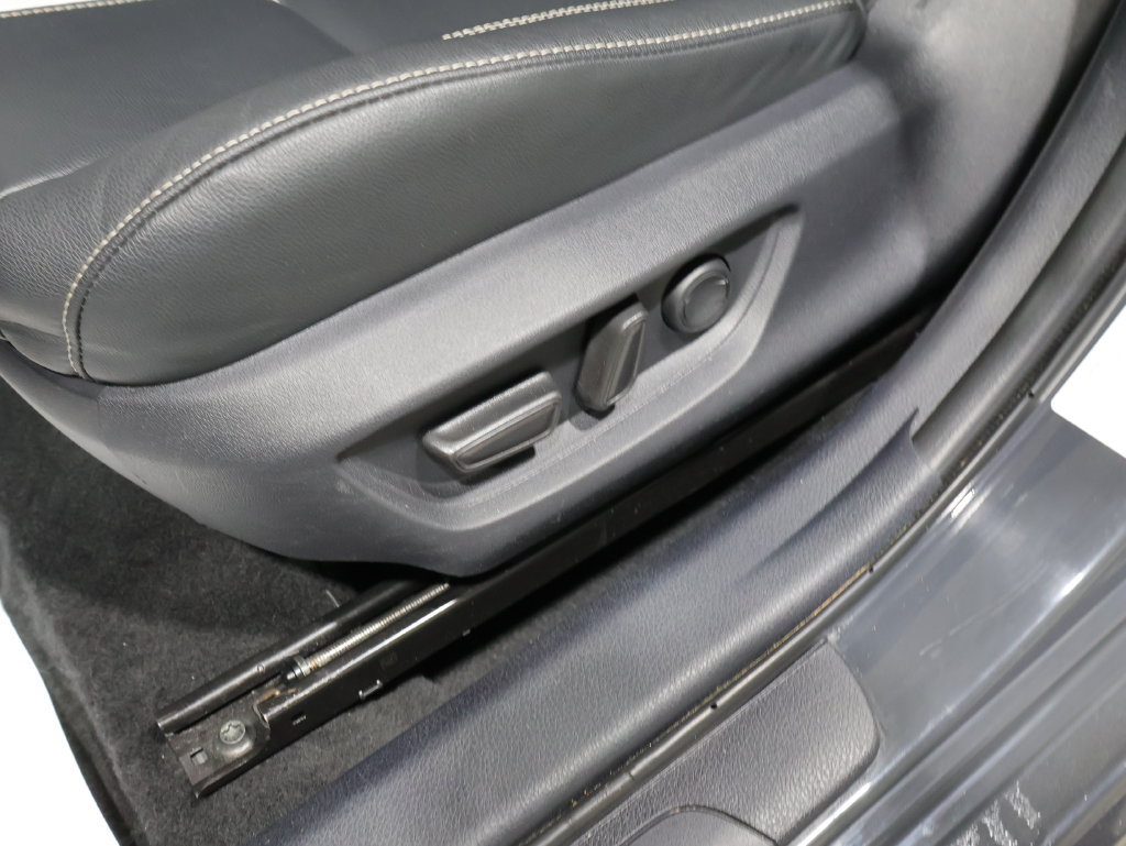Used 2025 Toyota Camry SE FWD image 10